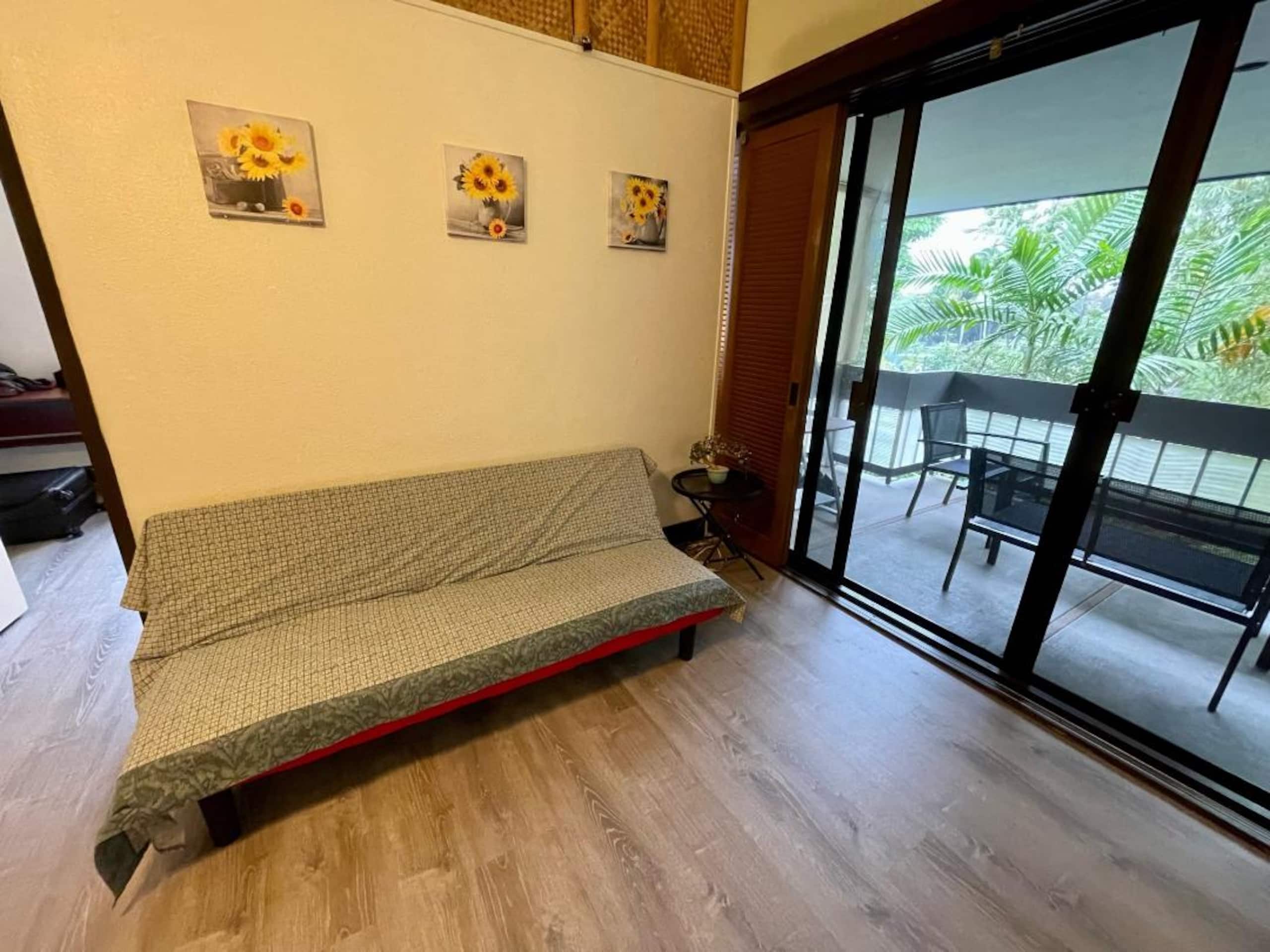 Condo in Hilo · ★4.56 · 1 bedroom · 1 bed · 1 shared bath - Image 4
