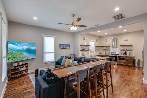 Successful Airbnb property: Amazing Backyard! Close to DT, Xbox & Games, BMT in South Central