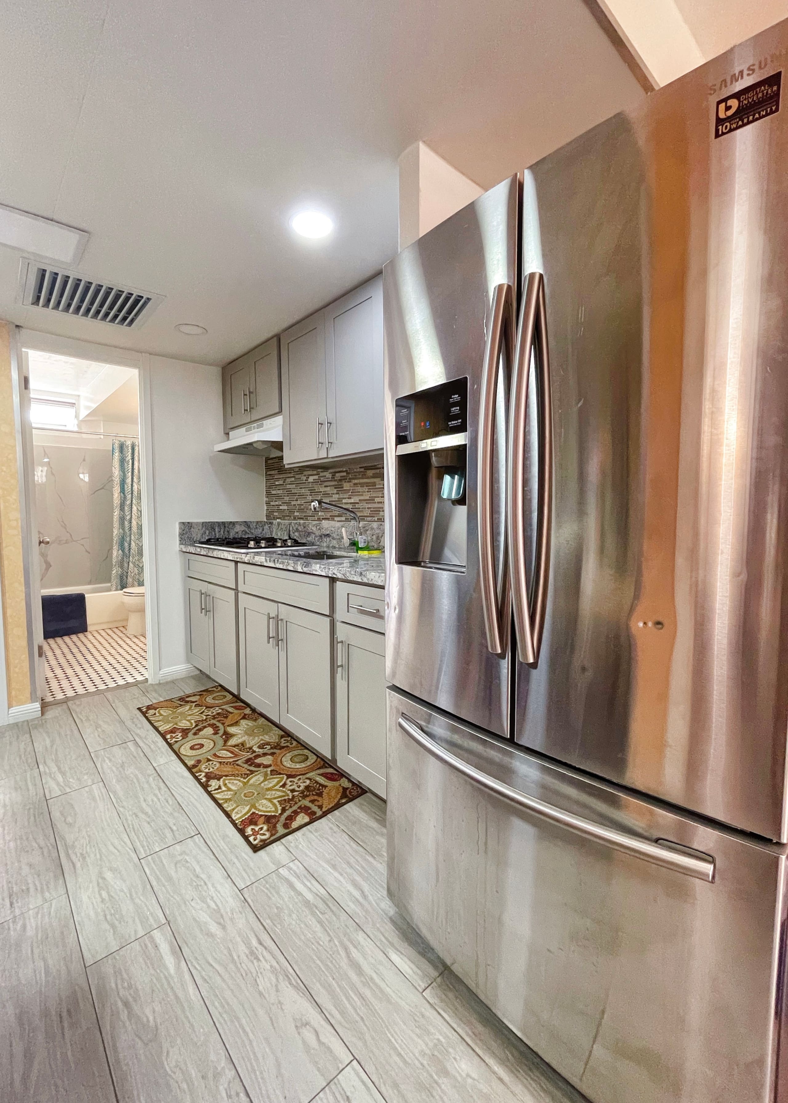 Incredible Waikiki Holiday Apt. Good for 5 - Image 6
