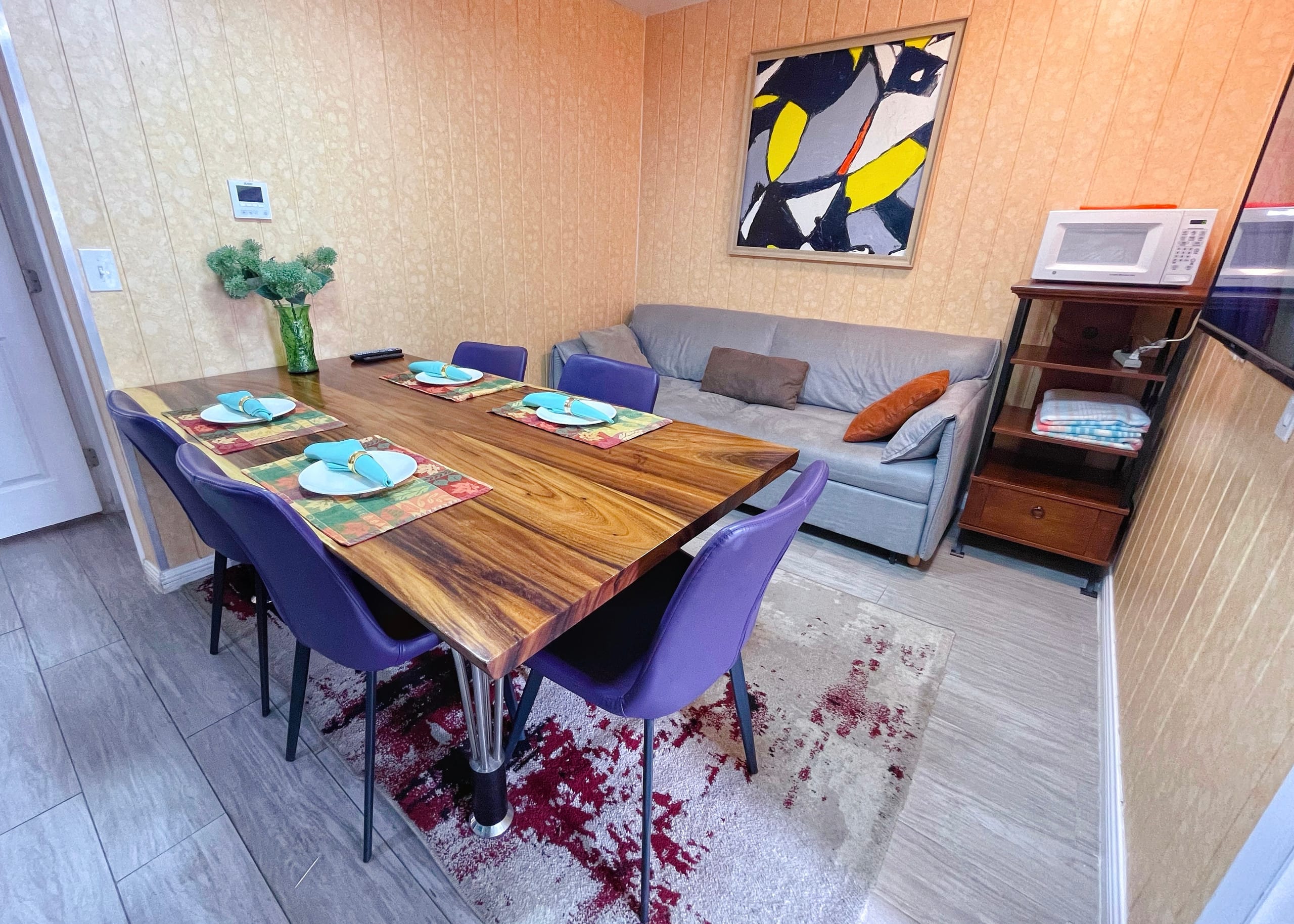 Incredible Waikiki Holiday Apt. Good for 5 - Image 2