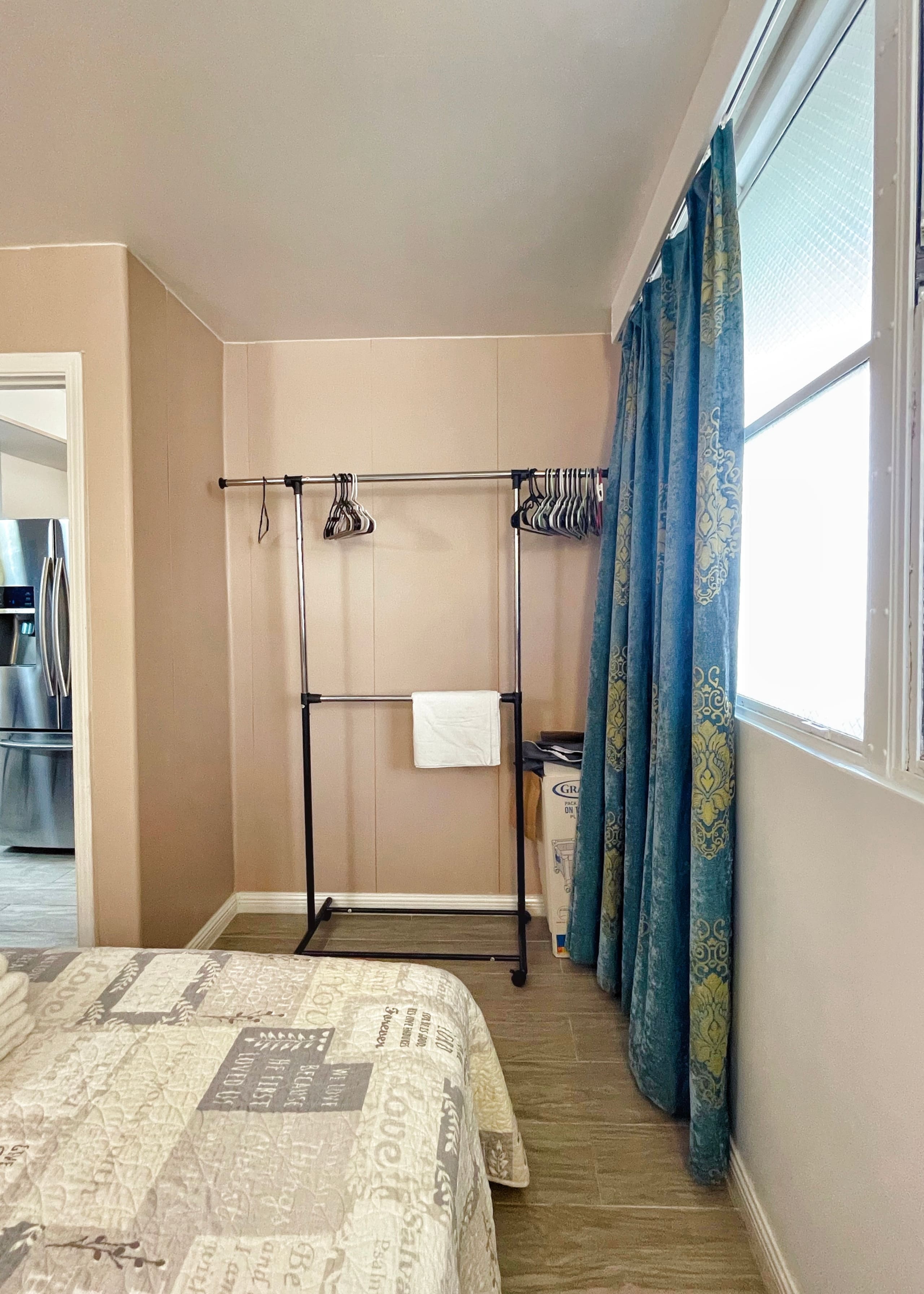 Incredible Waikiki Holiday Apt. Good for 5 - Image 10