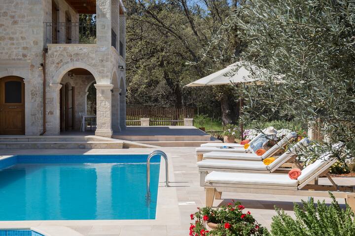 Villa Melpomeni- Surrounded by nature gallery image 4