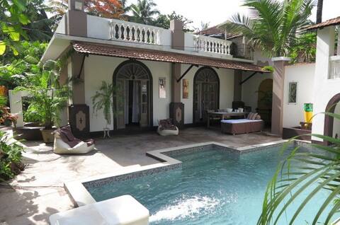 Luxury 1 bedroom VILLA with private pool & garden.