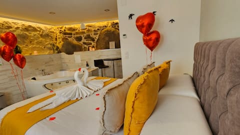 Top Airbnb: Loft with Jacuzzi Os Arcos en Lugo