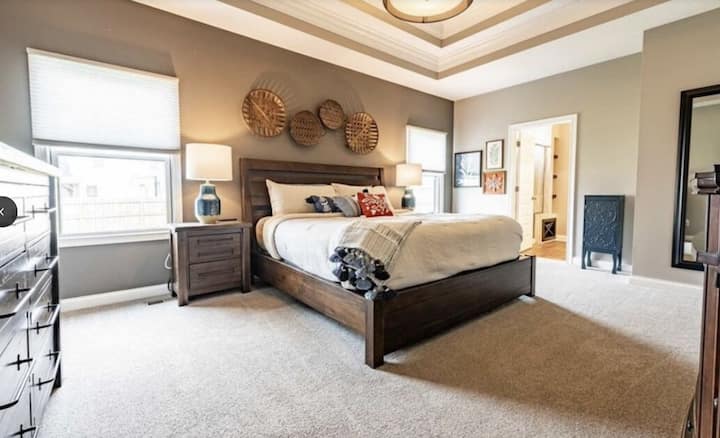 Beautiful 3 bedroom home, family neighborhood