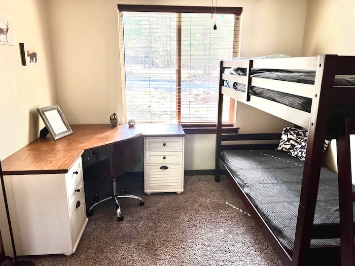 2nd bedroom with the workspace