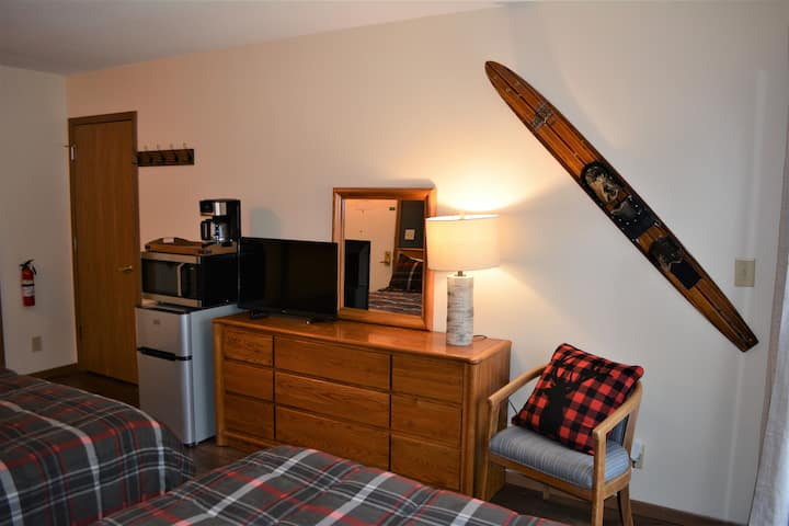 Birch Point Resort Condo 21 - Nelson Lake, Hayward - Hayward, WI