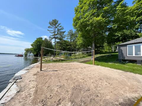 Lux - 5 Bdrm - Waterfront, Hot Tub, Game Room+Plus