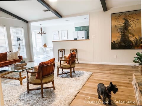 Highland Village, TX. Charming mid-century ranch.