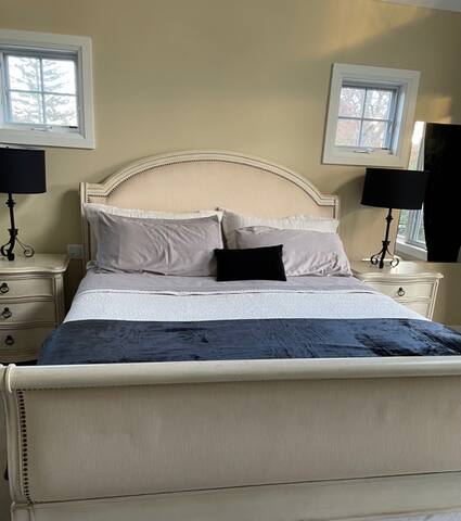 Beautiful and Bright gallery image 3