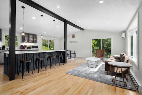 Finger Lakes ~ Firepit, Pet Friendly, Wine Country