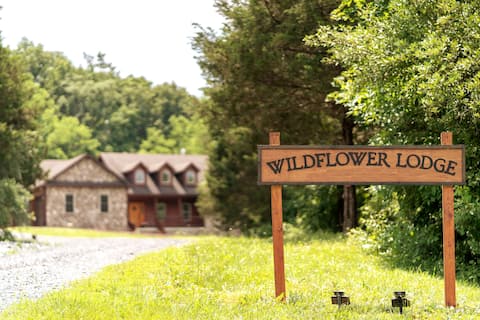 Luxury Lodge Fire Pit, Hot Tub, & Sauna