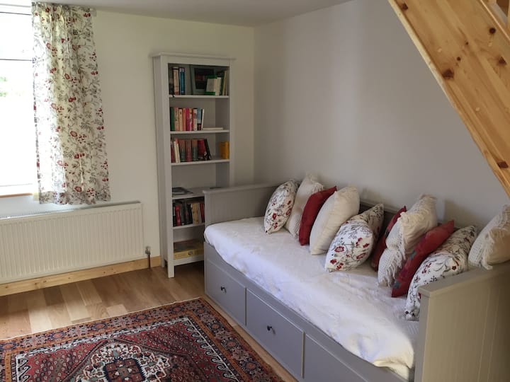 Მისაღები ოთახის
გასაშლელი დივანი 2 ლეიბით