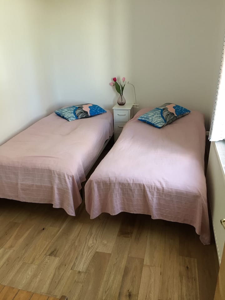 Საძინებელი 2 
საწოლი