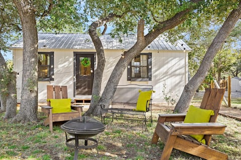 Quaint Cabin | Hot Tub | Gym | Sauna + Cold Plunge