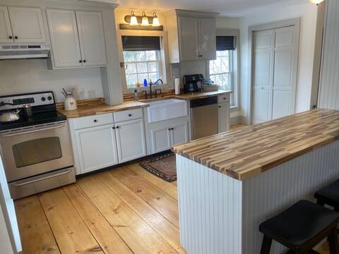 Gorgeous! Spacious! TEN Rooms! 5BR/3BA  Flat Rate!