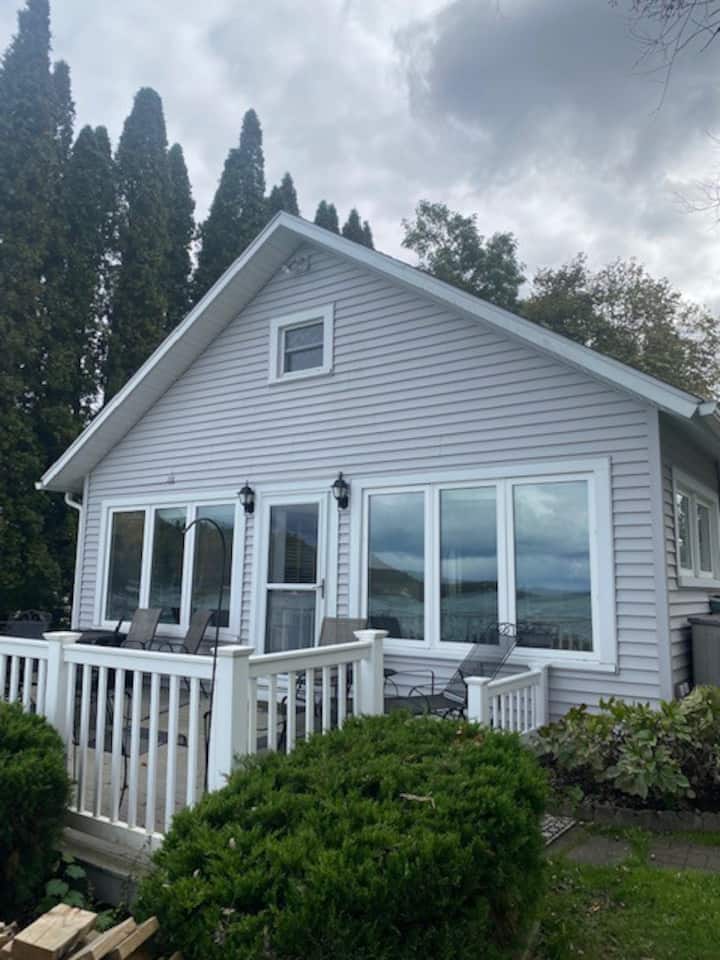 Cozy Cape Cod in the Cove Cottages for Rent in Penn Yan, New York