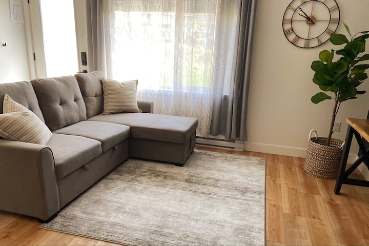 Sale! 1 Bdrm With Privacy In New Neighbourhood - ペンティクトン