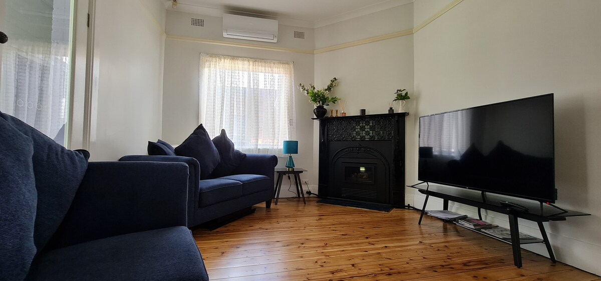 Erfolgreiche Airbnb-Immobilie: Clytie Cottage on Moulder (Central Business District) in Orange