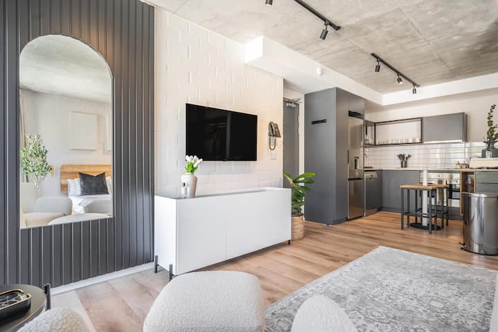 Luxury Mountain Slope Penthouse Studio - Cape Town