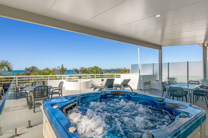 Penthouse 22 on Alexandra, Private Spa, Sea Views