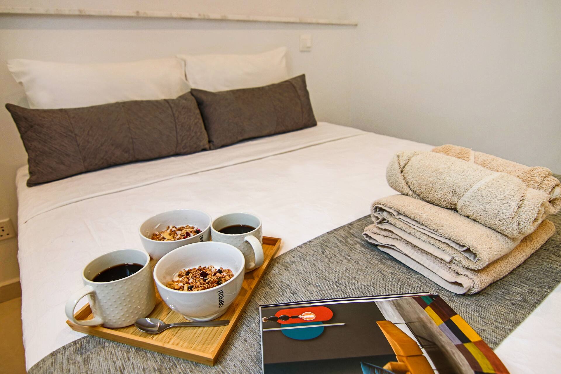 Phaedrus Living - Seaside Executive Flat Harbour 101 — photo 5