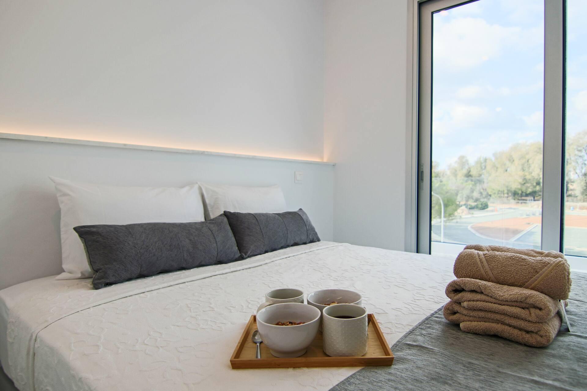 Phaedrus Living - Seaside Executive Flat Harbour 101 — photo 4