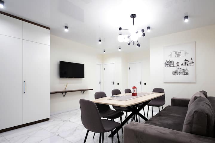 Luxury Nest 8 person Lviv