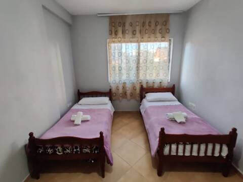 Home sweet Home 2 - two single beds