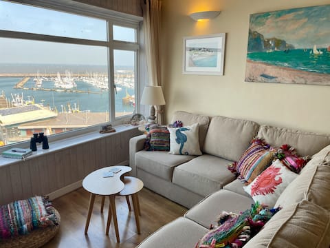 Successful Airbnb property: Romantic cottage with panoramic views over the sea in Brixham