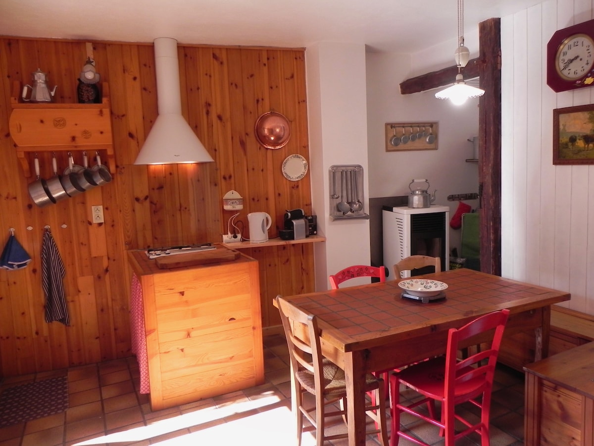 Anuncio de Airbnb popular: Small chalet-style house en Val Cenis