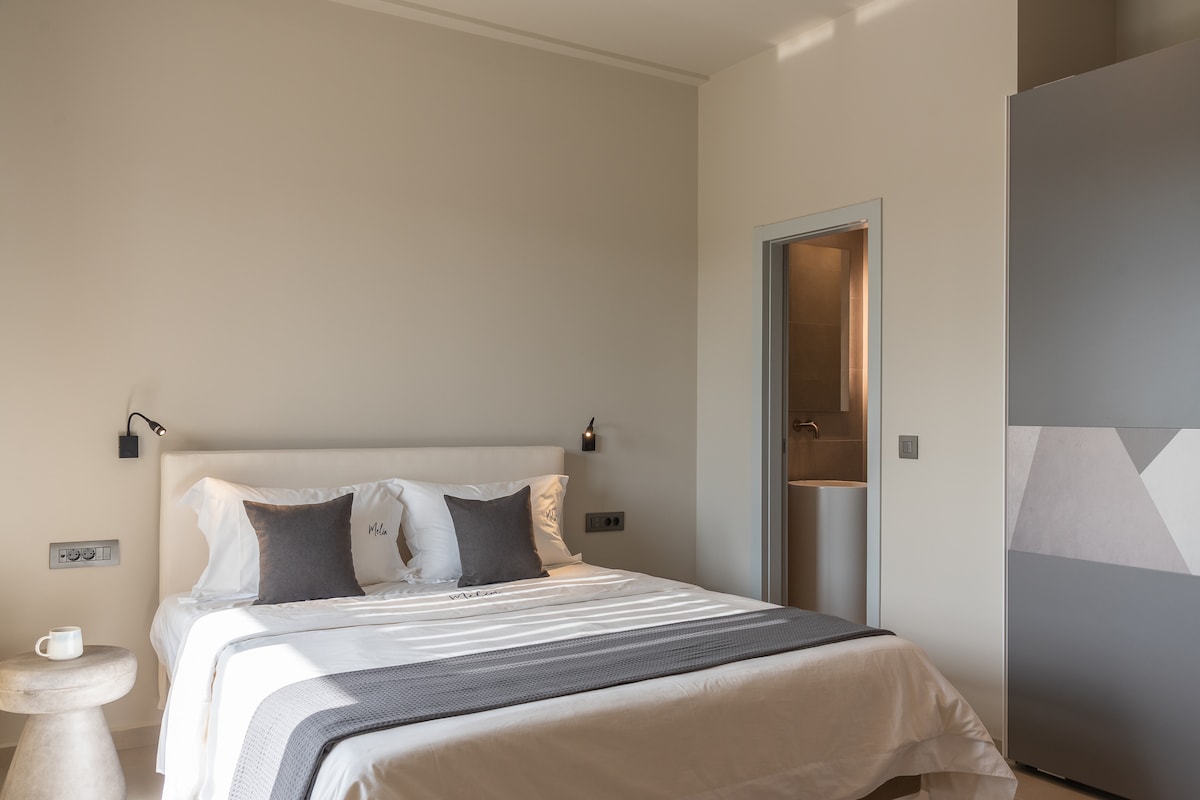 Брачен кревет (широк 150-179 см) и сопствена бања