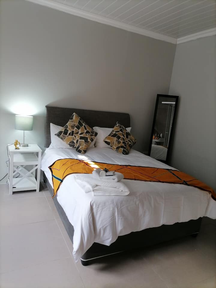 Maseyi On 8 bnb Bed and breakfasts for Rent in Cape Town, Western