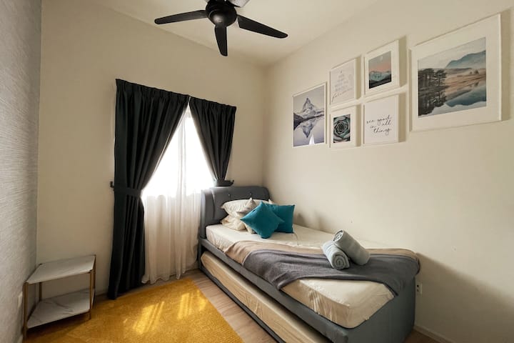 غرفة نوم ثانية (سريران مفردان )، مثالية للأطفال