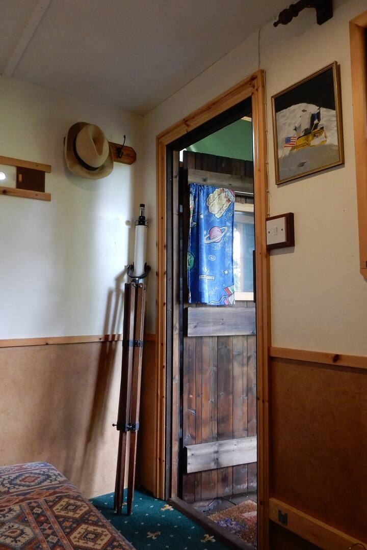 بيت الشجرة الداخلي.