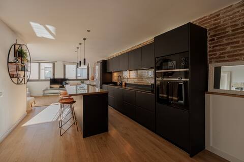 Duplex penthouse in Playa Area Barcelona with Medblau SPA
