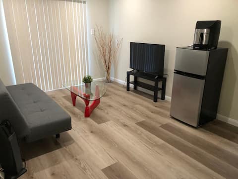 15B - Cozy & Comfortable 1B1B Back Unit