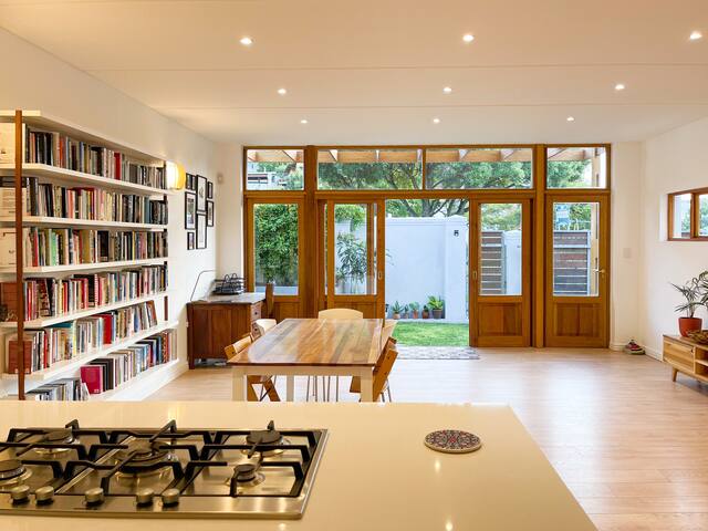 Warm family home in the heart of Cape Town gallery image 3