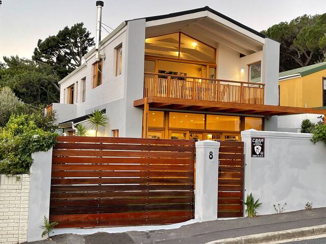 Warm family home in the heart of Cape Town gallery image 2