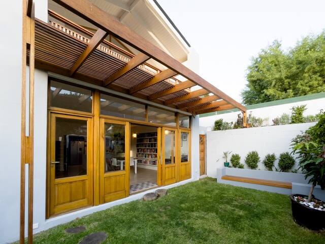 Warm family home in the heart of Cape Town gallery image 5