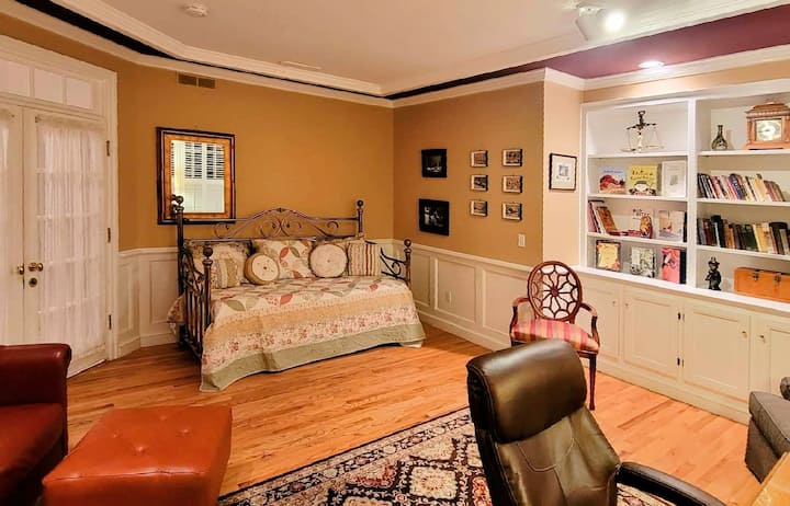 The daybed in the office doubles as an extra bedroom. It is a twin bed with a roll-out twin trundle bed.