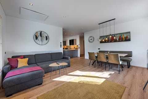 Apartment Bergglück - new, large, light-flooded