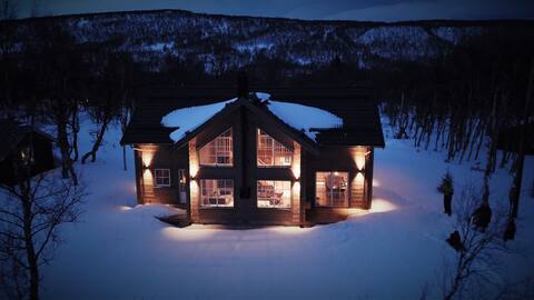 Exclusive mountain cottage with superb location