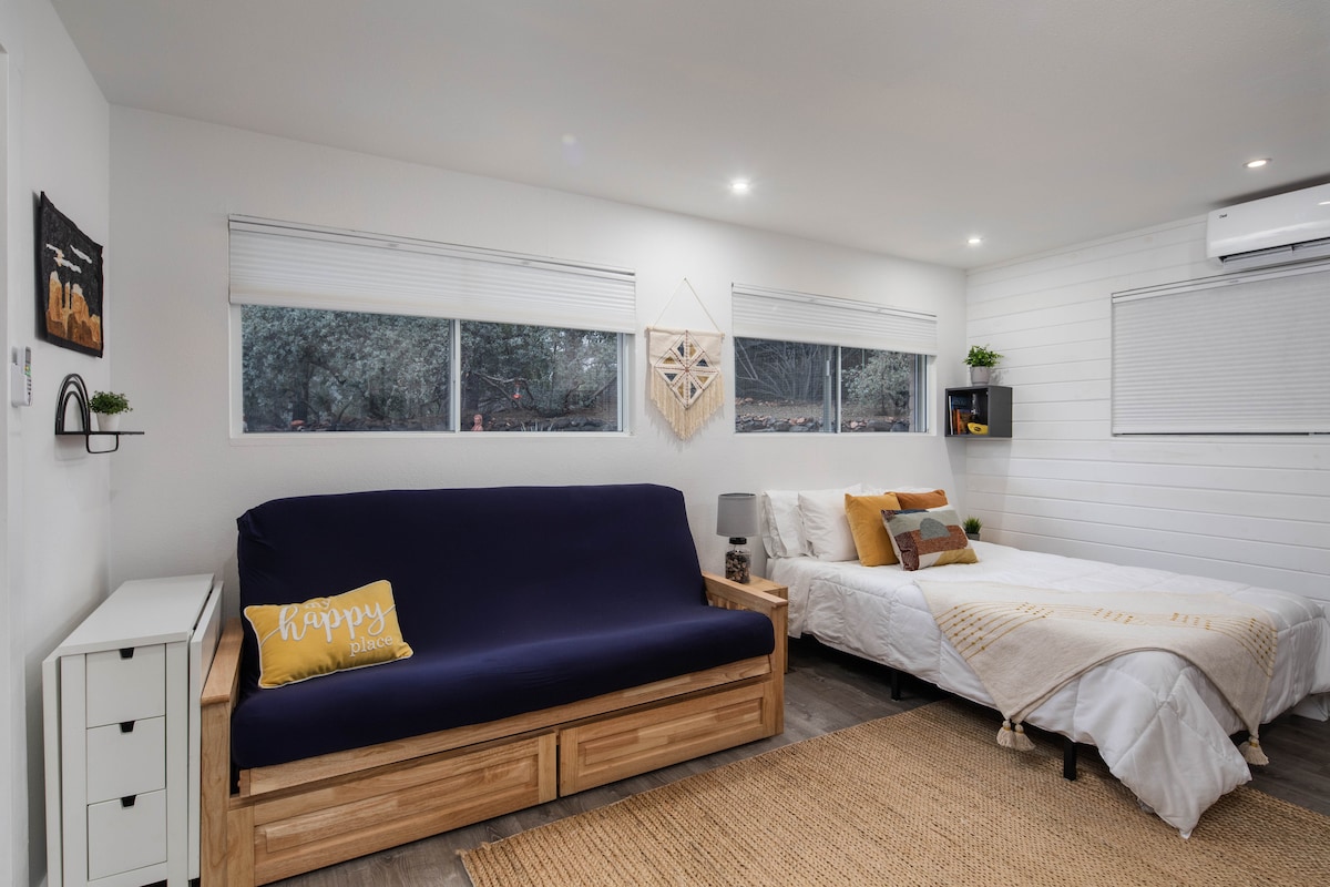 Popular Airbnb listing: Cozy Casita w/ Fireplace 5 mins to Cathedral Rock! in Prescott
