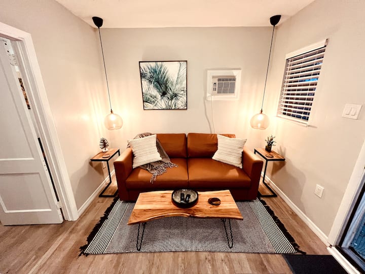 Adorable 1 Bedroom Ybor Casita With Outdoor Patio - Tampa, FL