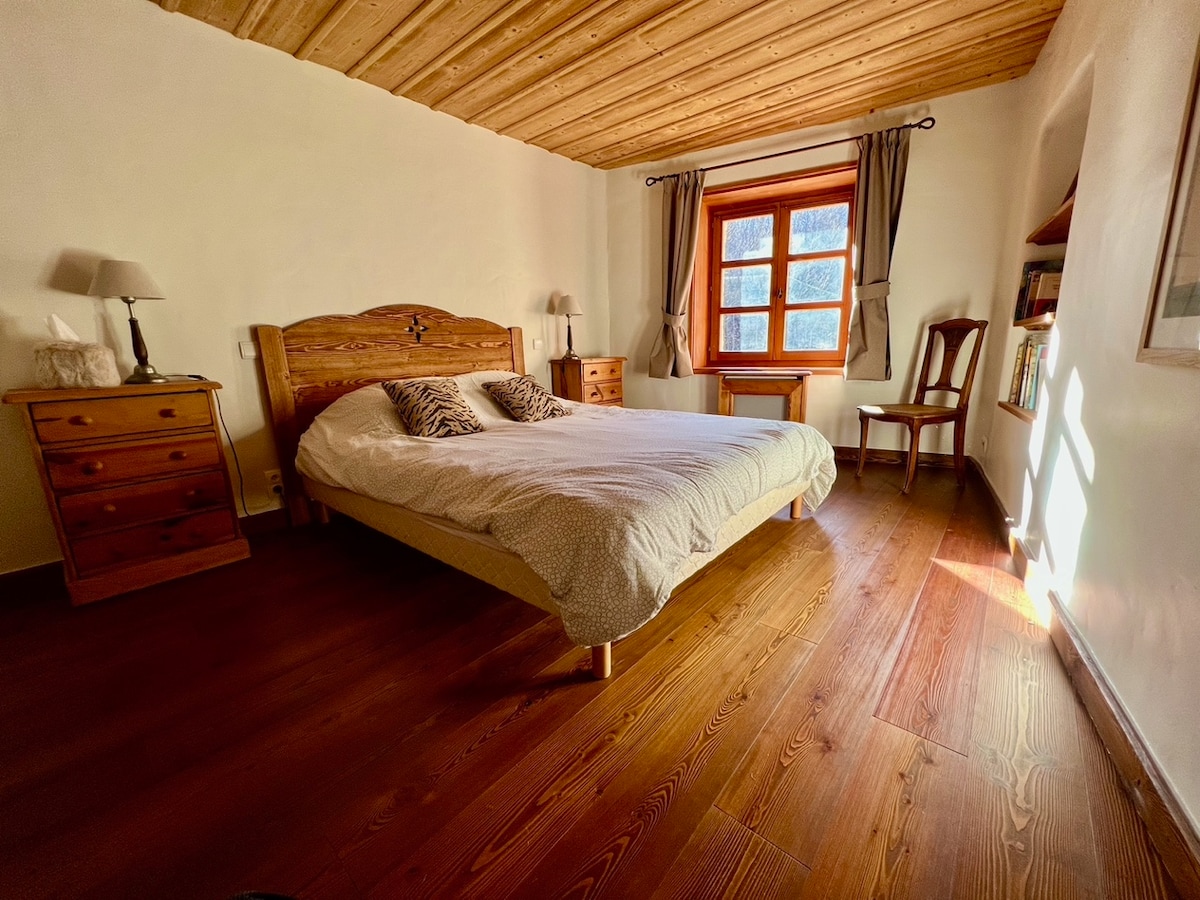 Adult Double Room with Garden and Mountain Views 