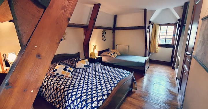 Bedroom 2 upstairs - 1 double bed 140cm + 1 single bed 90cm