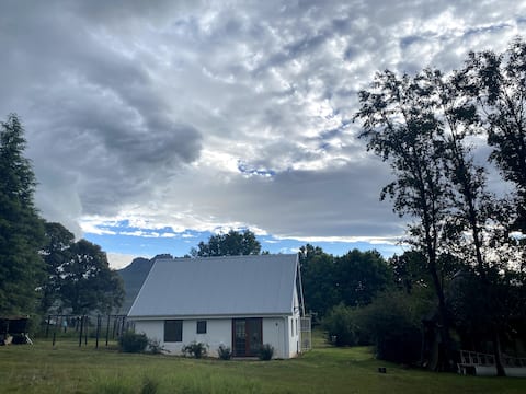 Adorable 2 bedroom mountain escape