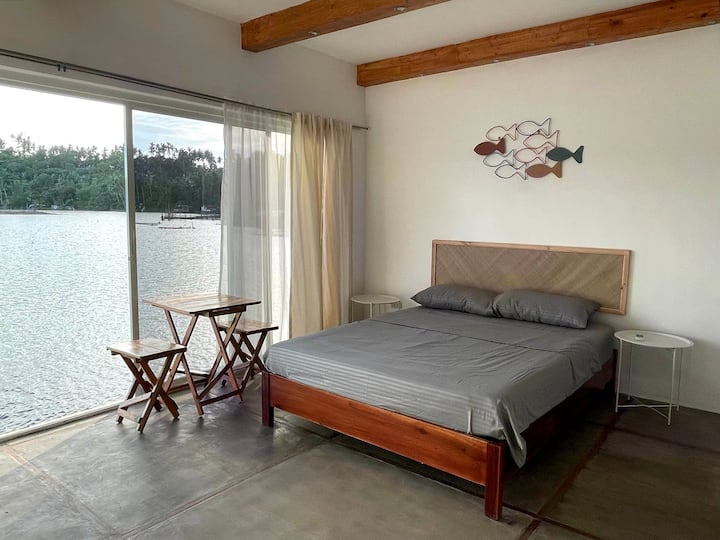 Maldives-inspired Rm W/ Direct Access To The Lake - San Pablo City