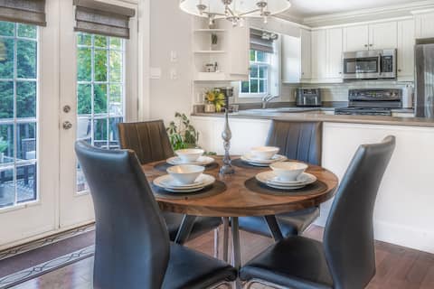 Cozy executive 2 BR home in downtown Bathurst